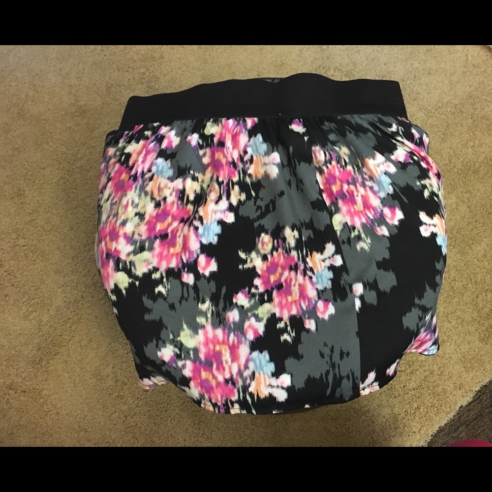 Joe B skirt size Large